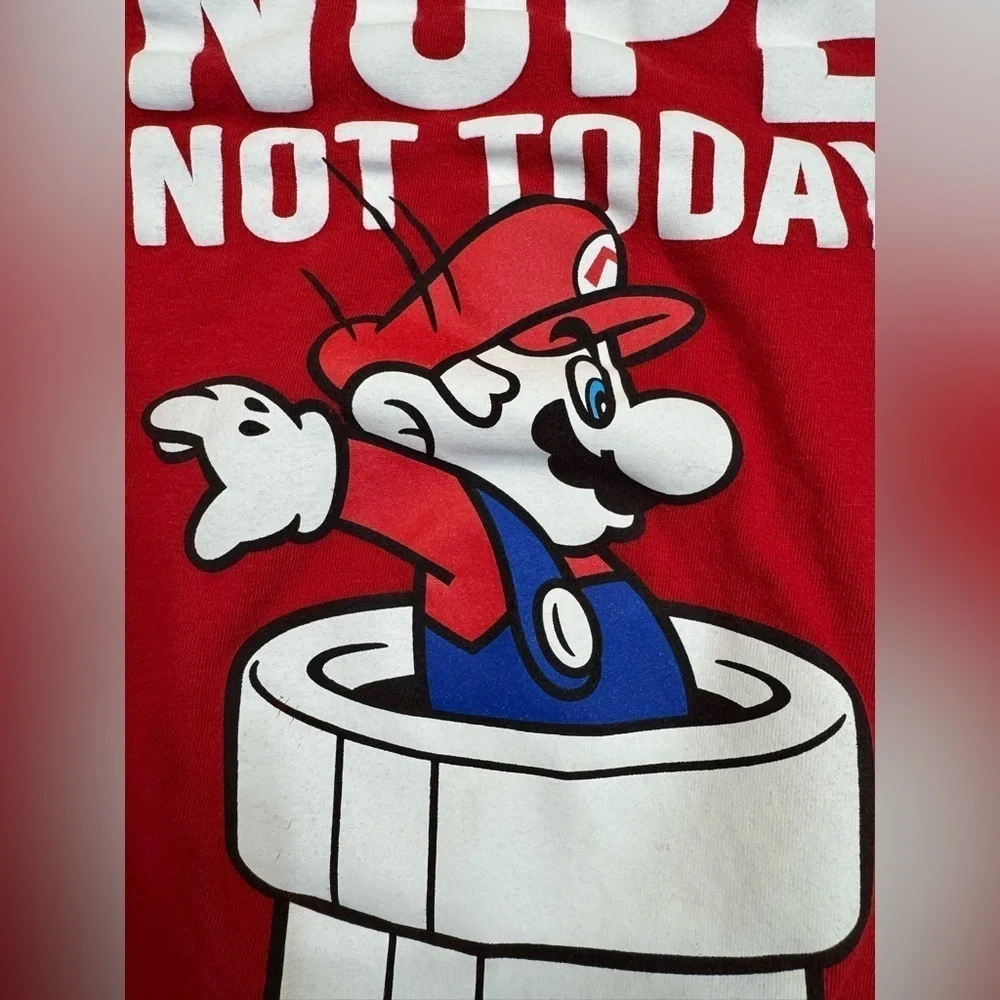 Lot of 2 Boys Old Navy T-Shirts Camo and  Super Mario sz 10 (w flaw)